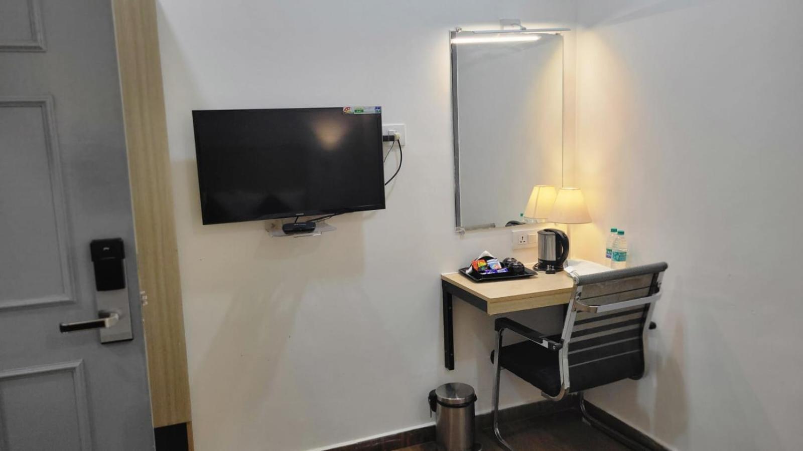 Grace Residency Chennai Airport Hotel Bagian luar foto