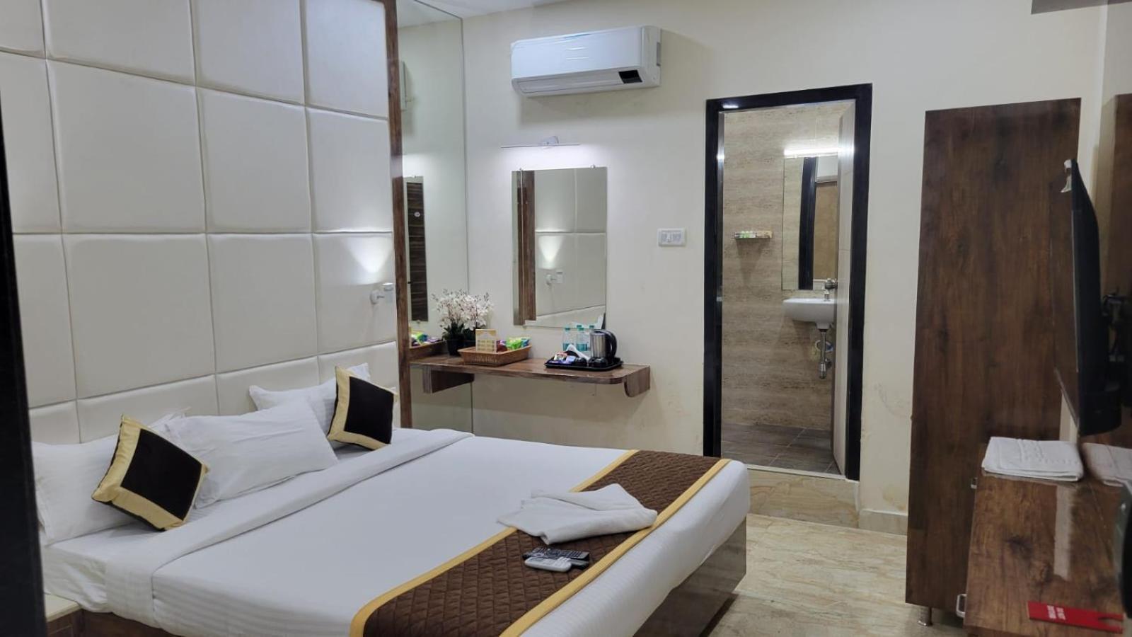 Grace Residency Chennai Airport Hotel Bagian luar foto